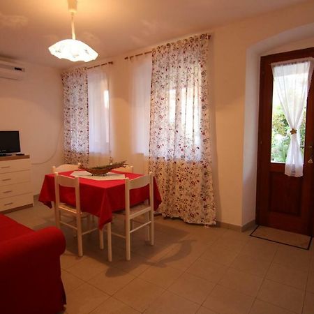 App With A Lovely Patio Apartment Mali Losinj Luaran gambar