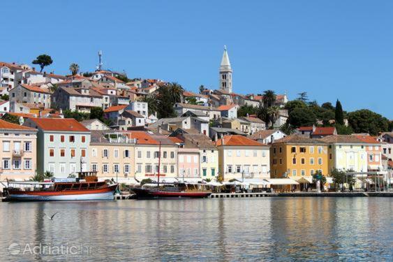 App With A Lovely Patio Apartment Mali Losinj Luaran gambar