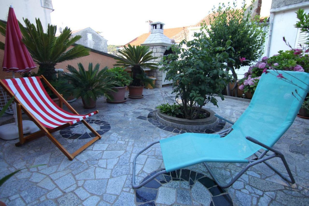 App With A Lovely Patio Apartment Mali Losinj Luaran gambar