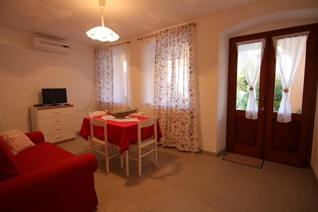 App With A Lovely Patio Apartment Mali Losinj Luaran gambar