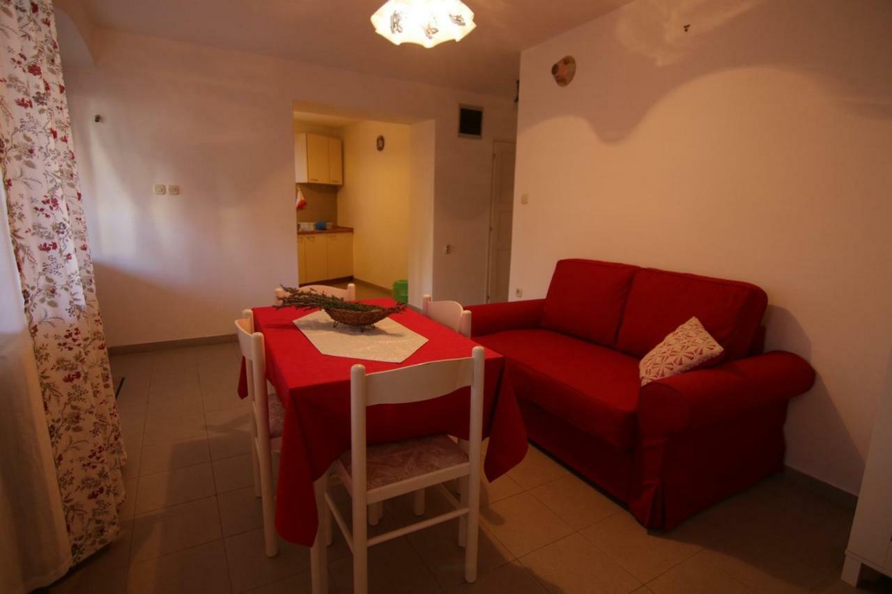 App With A Lovely Patio Apartment Mali Losinj Luaran gambar