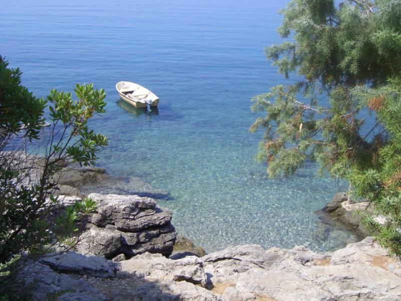 App With A Lovely Patio Mali Losinj Luaran gambar