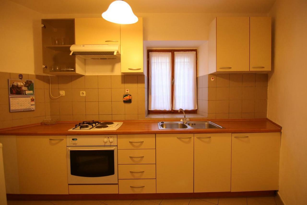 App With A Lovely Patio Apartment Mali Losinj Luaran gambar